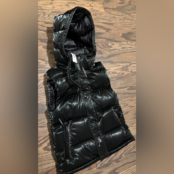 ARITZIA The Super Puff Vest Liquid Shine S Small NWT New - Picture 9 of 10